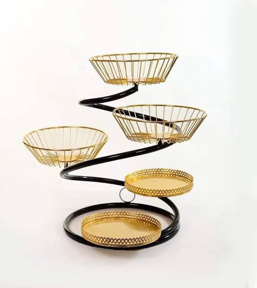 شيالة فاكهة وكعك