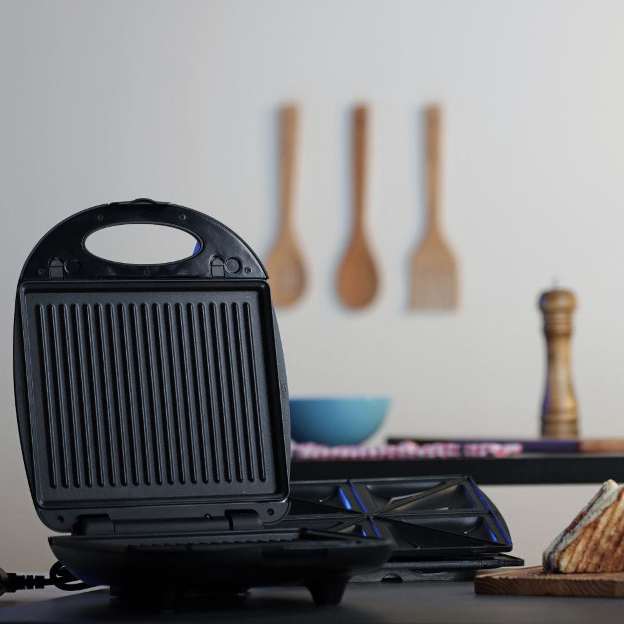 ساندوتش ميكر أرشيا 2515 – 1200 واط مع 3 أطباق قابلة للتبديل وقفل أمان