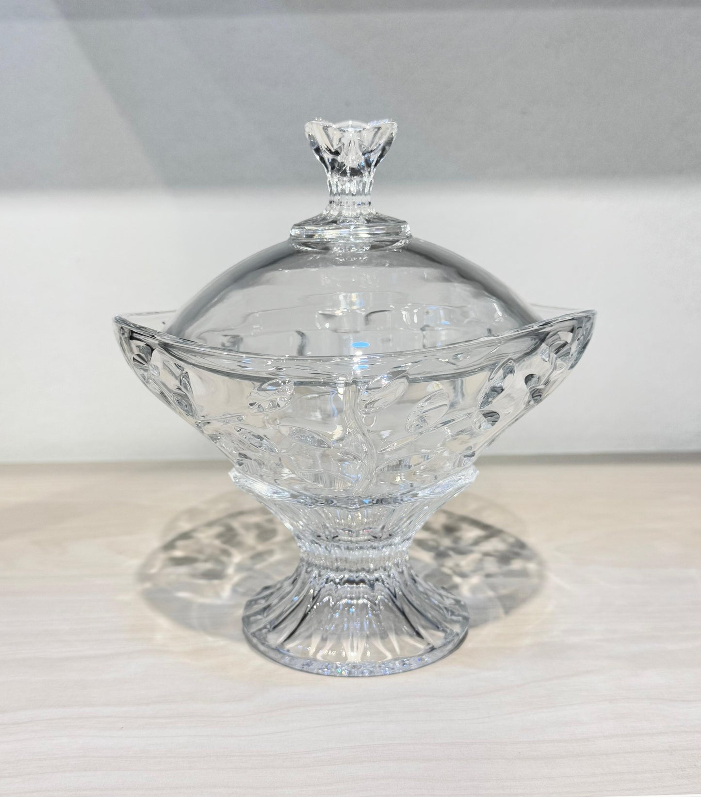 بونبونيرة كريستال لاروس