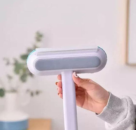 فرشاة إزالة شعر الحيوانات الأليفة بمقبض طويل لإزالة فرو القطط والكلاب من الملابس، الأثاث، والسجاد