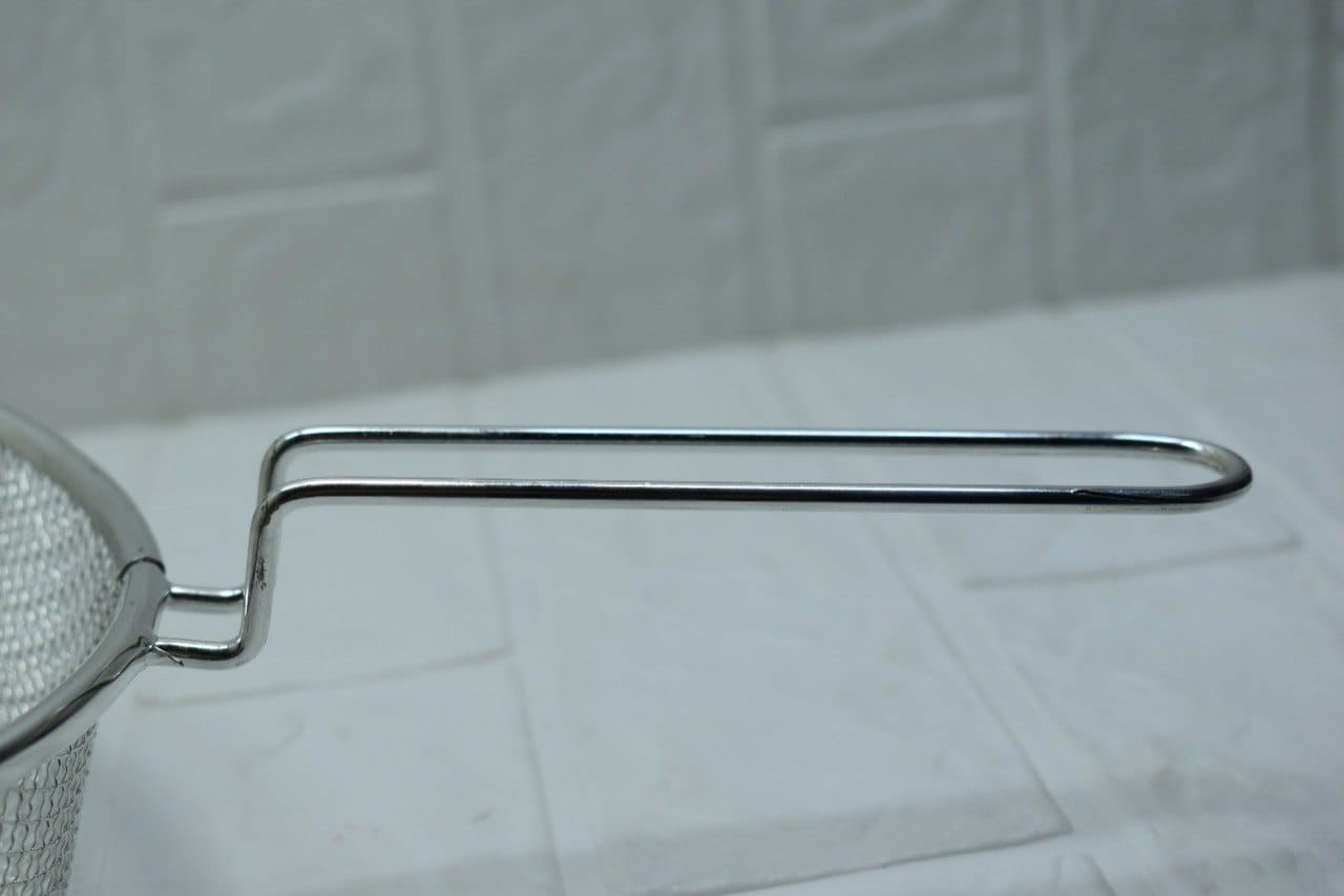 شبكة تحمير بيد من روكي ستانلس ستيل فضي مقاس 25 سم عملية ومقاومة للصدأ وسهلة التنظيف