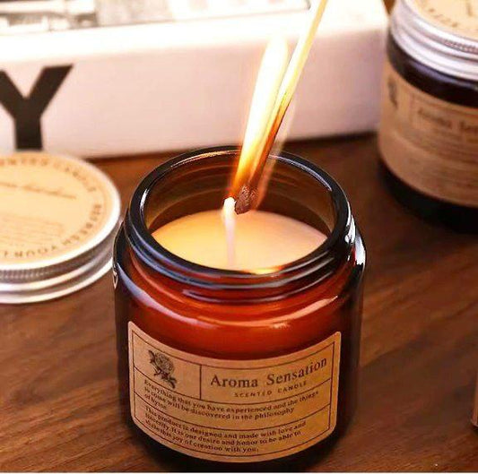 برطمان شمع معطر بديكور زجاجي أنيق يمنح رائحة منعشة