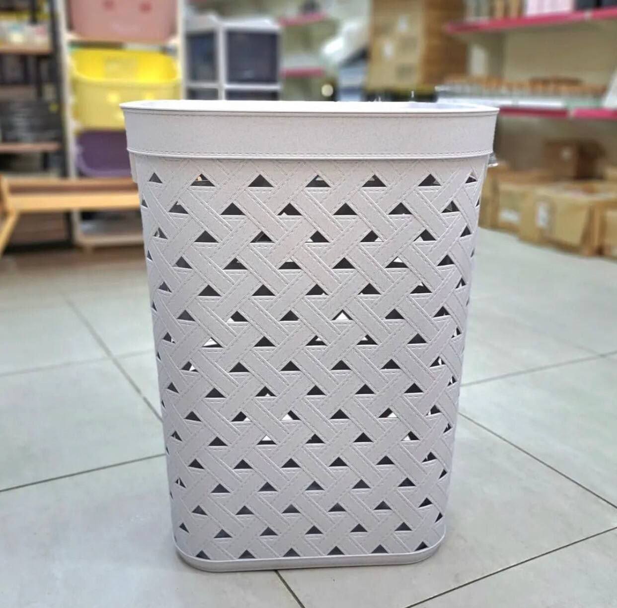 سبت غسيل بلوم من اكسا 60 لتر بغطاء محكم باللون الروز مصنوع من بلاستيك متين