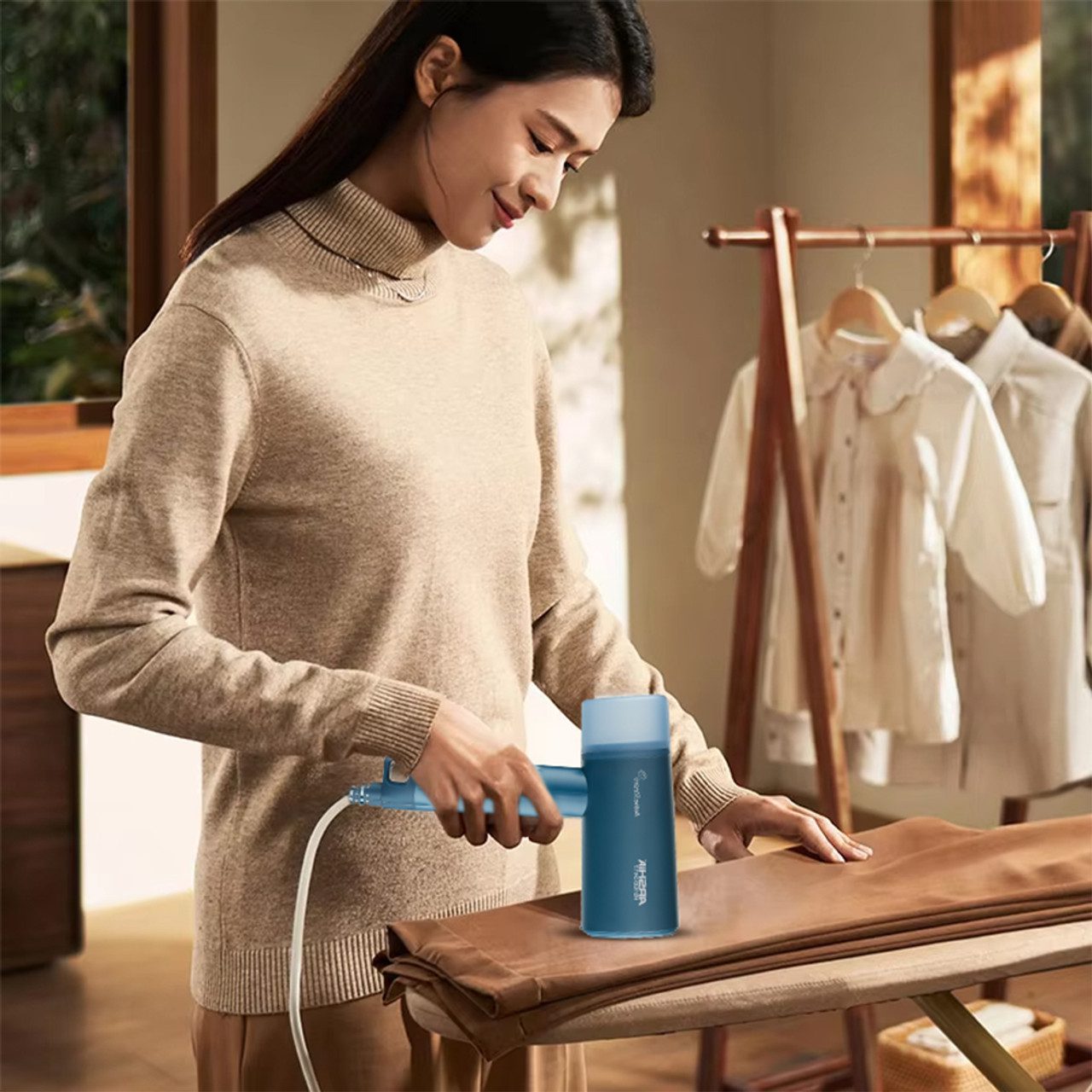 مكواة بخار محمولة قابلة للطي من أرشيا باللون الأزرق – مثالية للسفر والاستخدام المنزلي