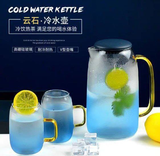 طقم شربات زجاج أزرق شفاف أنيق مع دورق و4 أكواب يد ذهبي