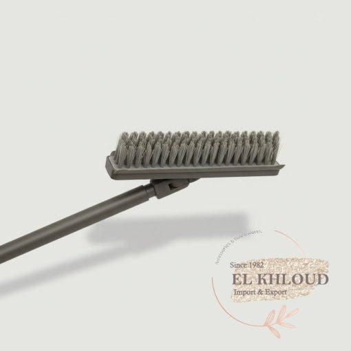 استخدام المقشة في تنظيف أرضيات المنزل
نسخ اسم الملف