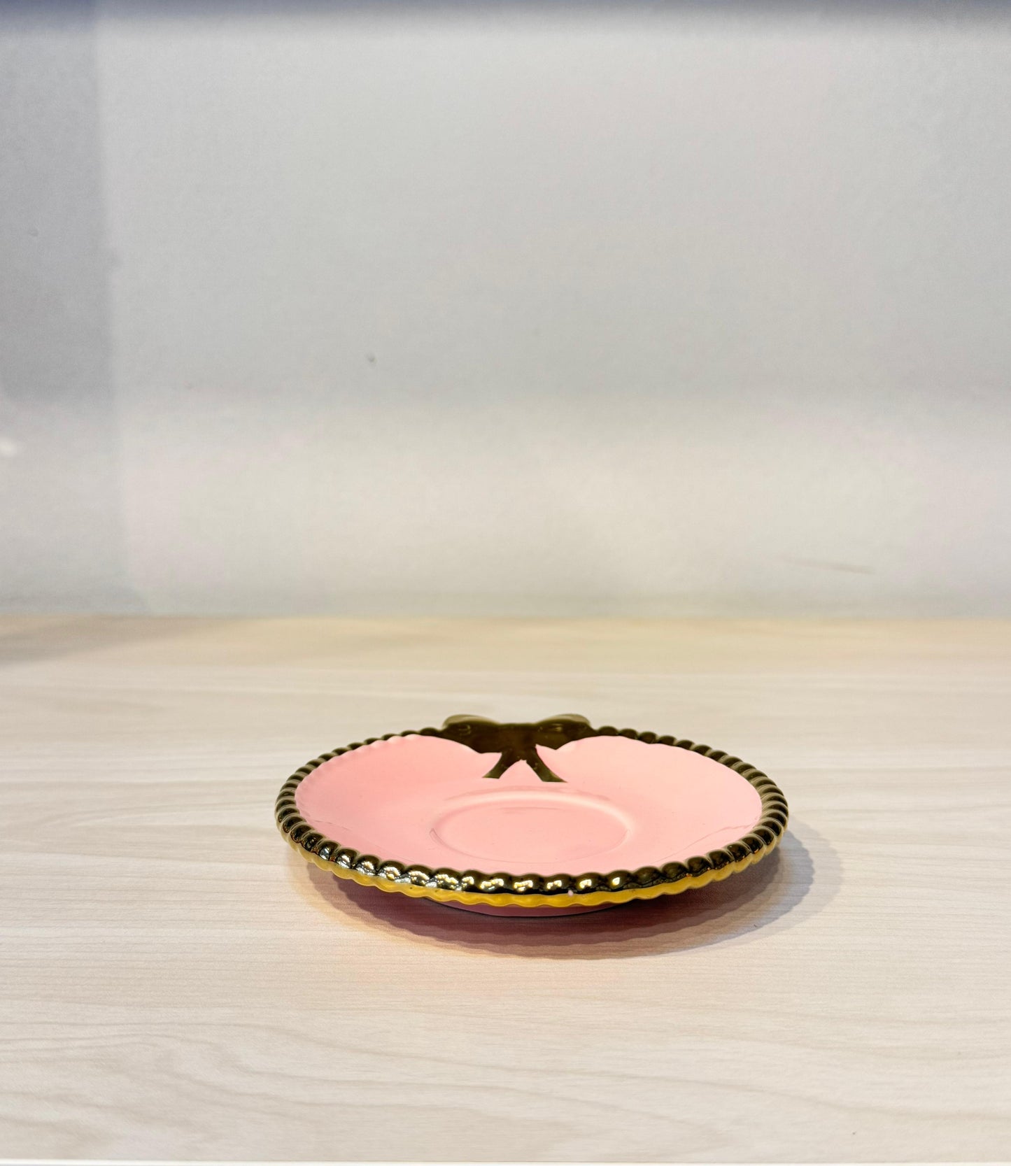 طقم فنجان قهوة مستورد 12 قطعة فيونكة مدهبة يد بابلز أنيق وفاخر من البورسلين