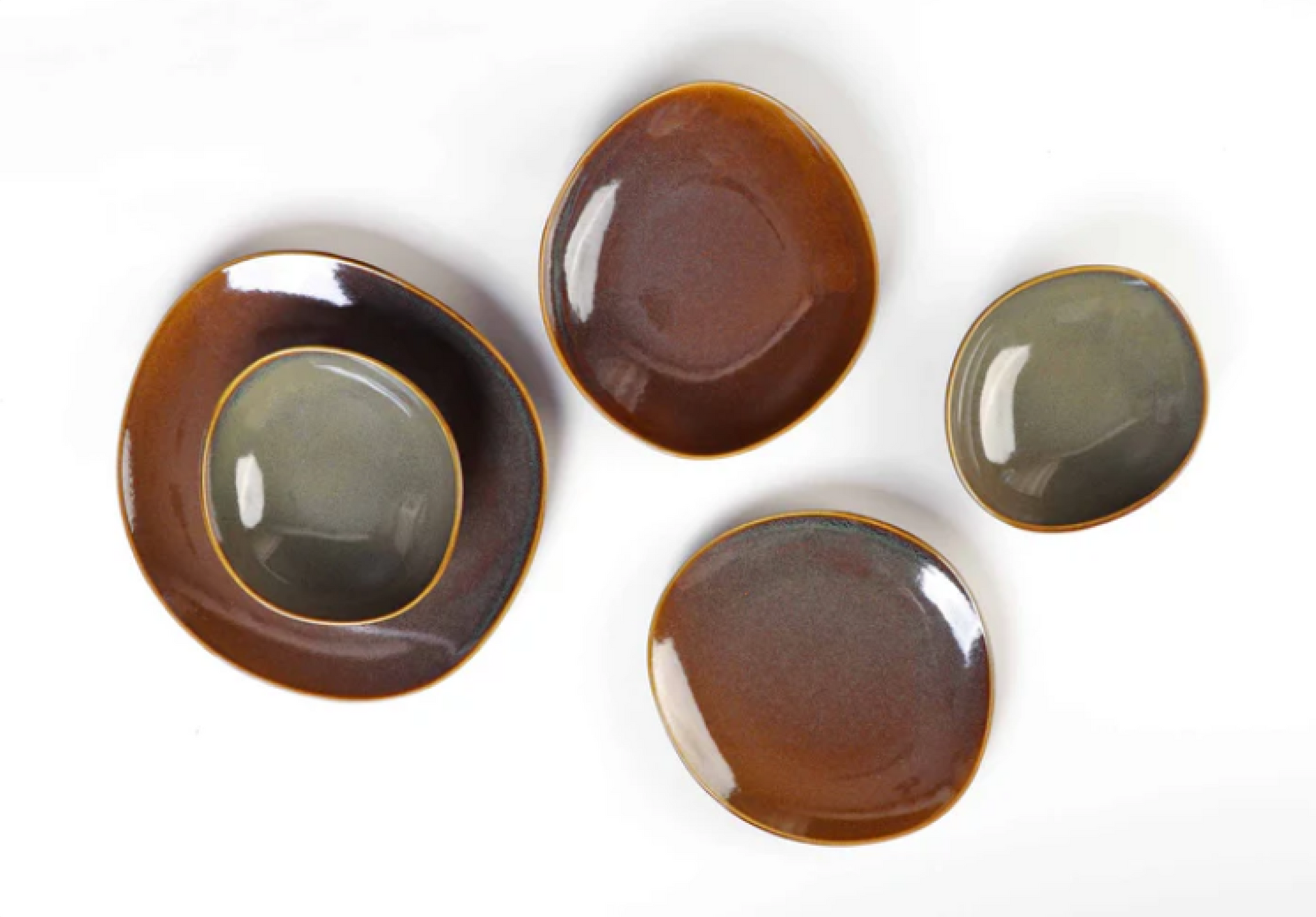 طقم عشاء تركي من بورسر مكون من 24 قطعة باللون البني الصقيل التفاعلي مناسب للمناسبات والاستخدام اليومي