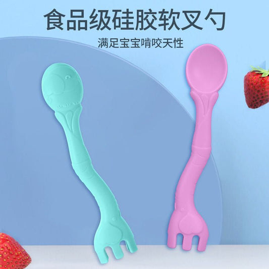 ملعقة سيليكون تدريب للأطفال حتى 3 سنوات ناعمة وآمنة على اللثة