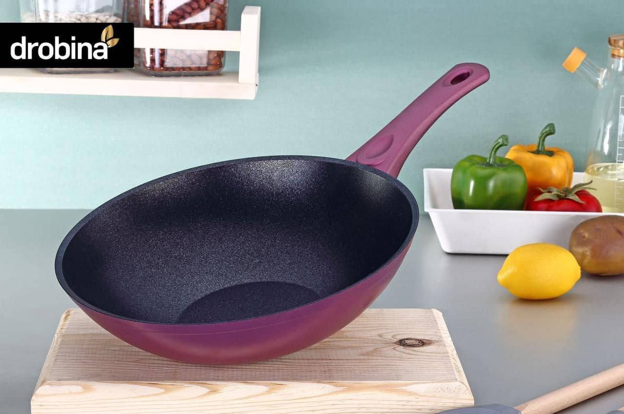 مقلاية ووك تيتانيوم دروبينا مقاس 28 سم غير قابلة للالتصاق بلون أسود ونبيتي